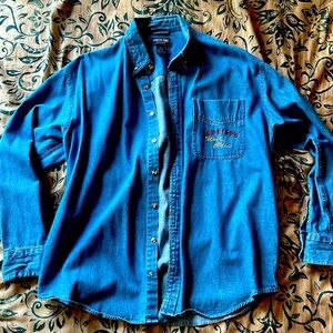 Men’s Large Denim graphic button up shirt